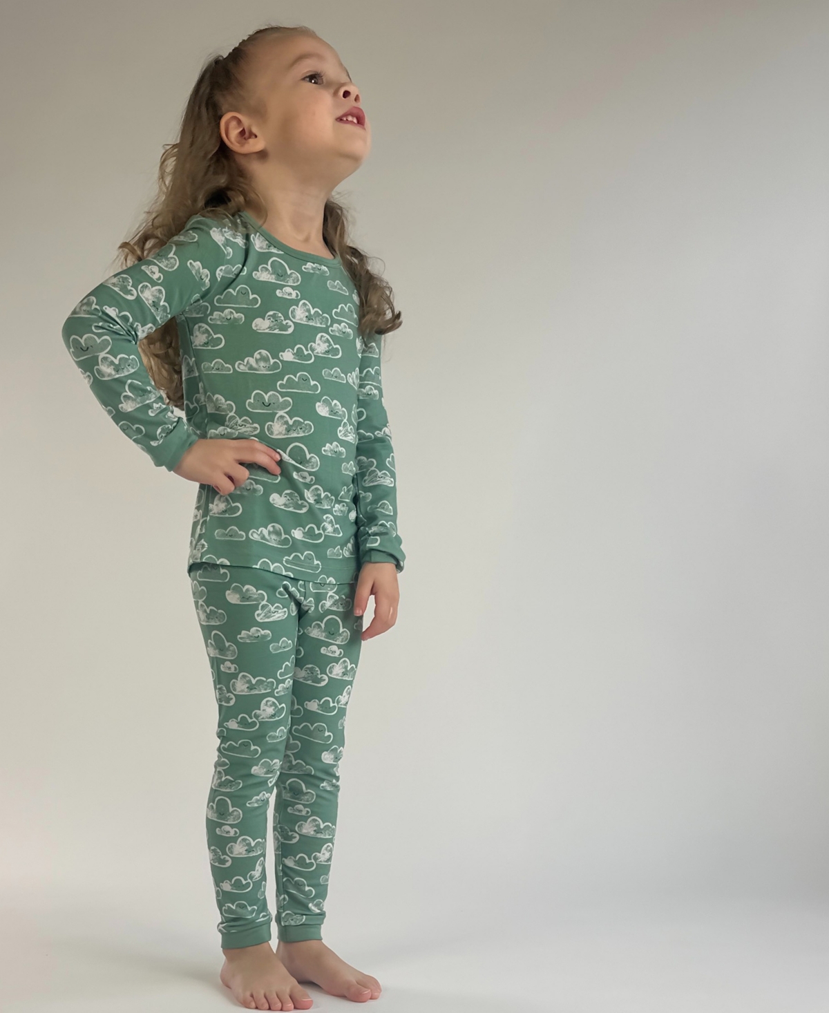 Tiny Knot Co. Baby Boys And Girls 2-piece Long Sleeve Pajama Set In Happy Skies