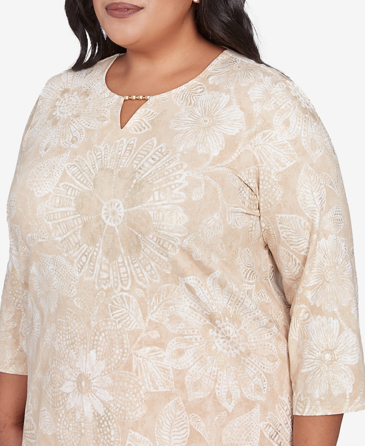 Alfred Dunner Plus Size Catalina Island Textured Floral Foil Accent Keyhole Neck Top In Linen