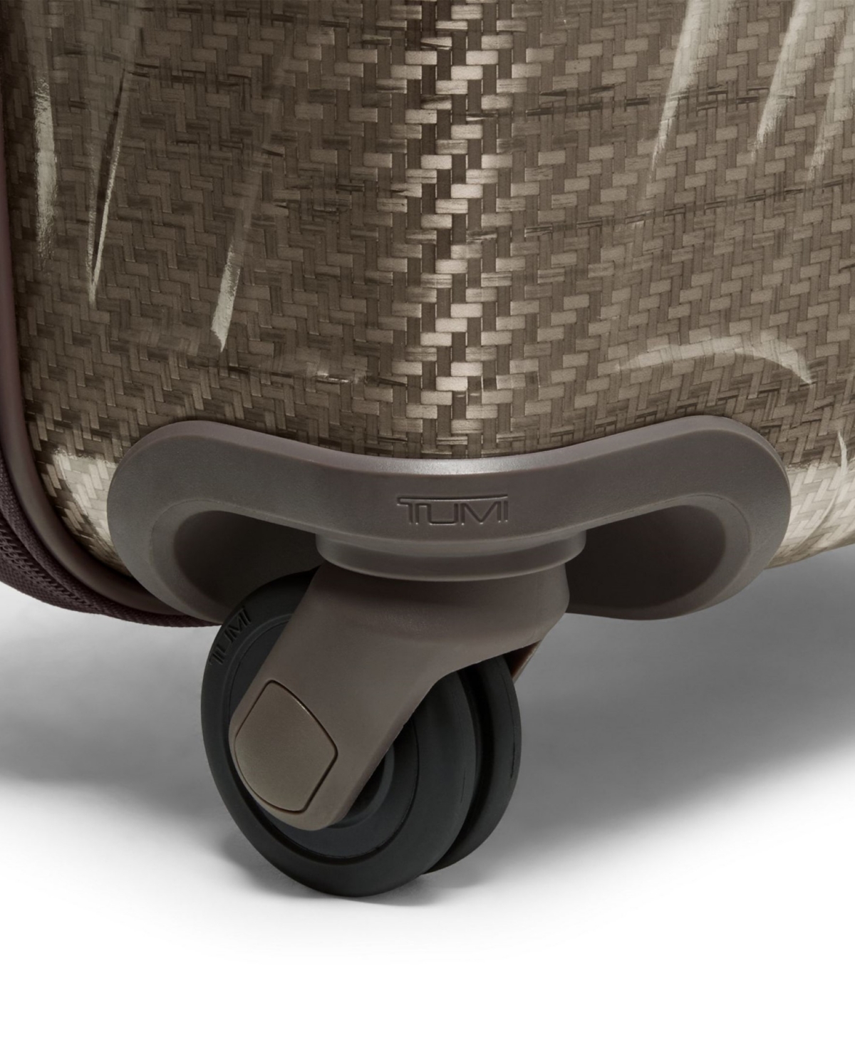 Tumi 19 Degree Lite International Carry-on In Titanium Gray