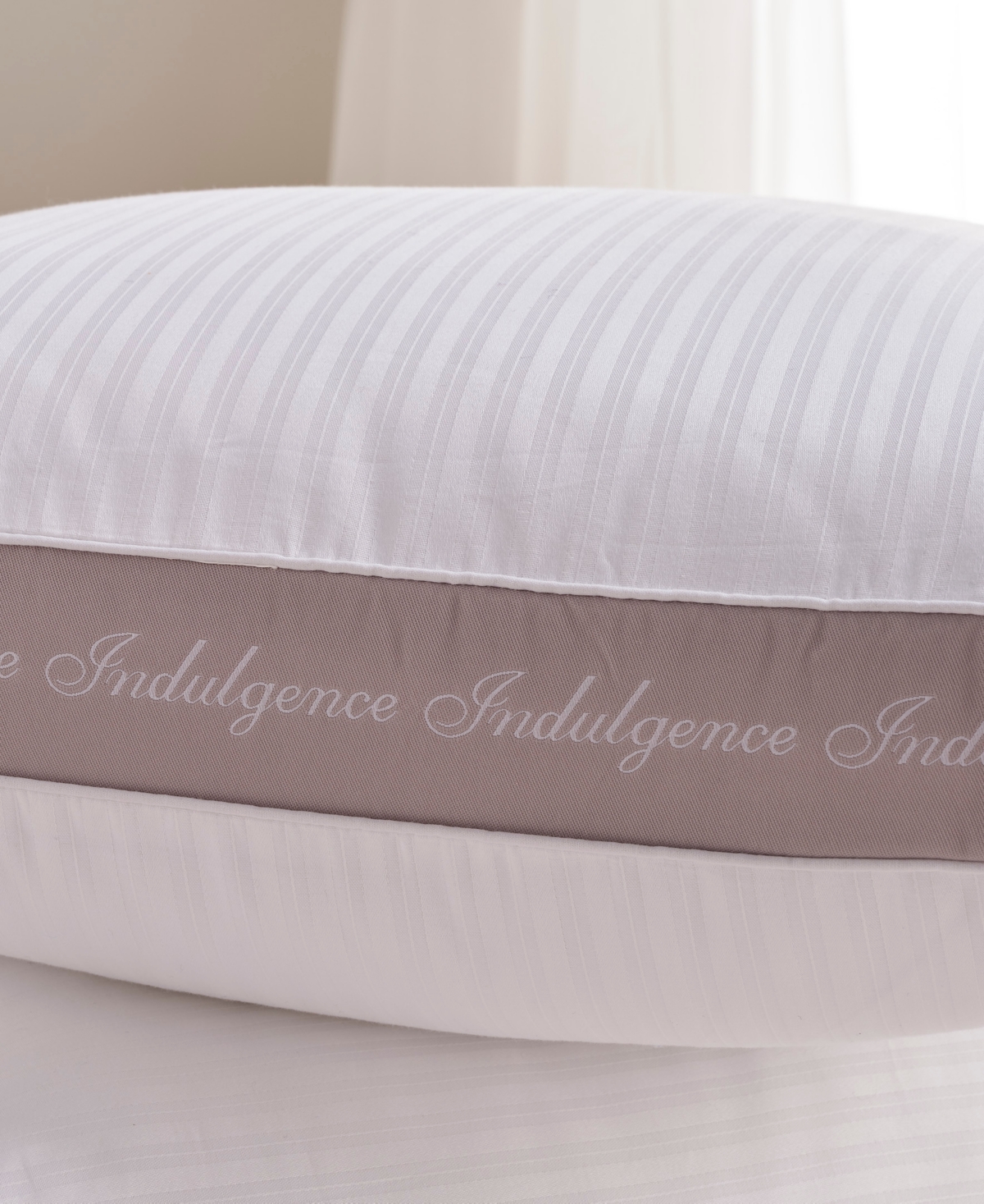 Indulgence by Isotonic 500-thread-count 100% Cotton Cover Side Sleeper Pillow