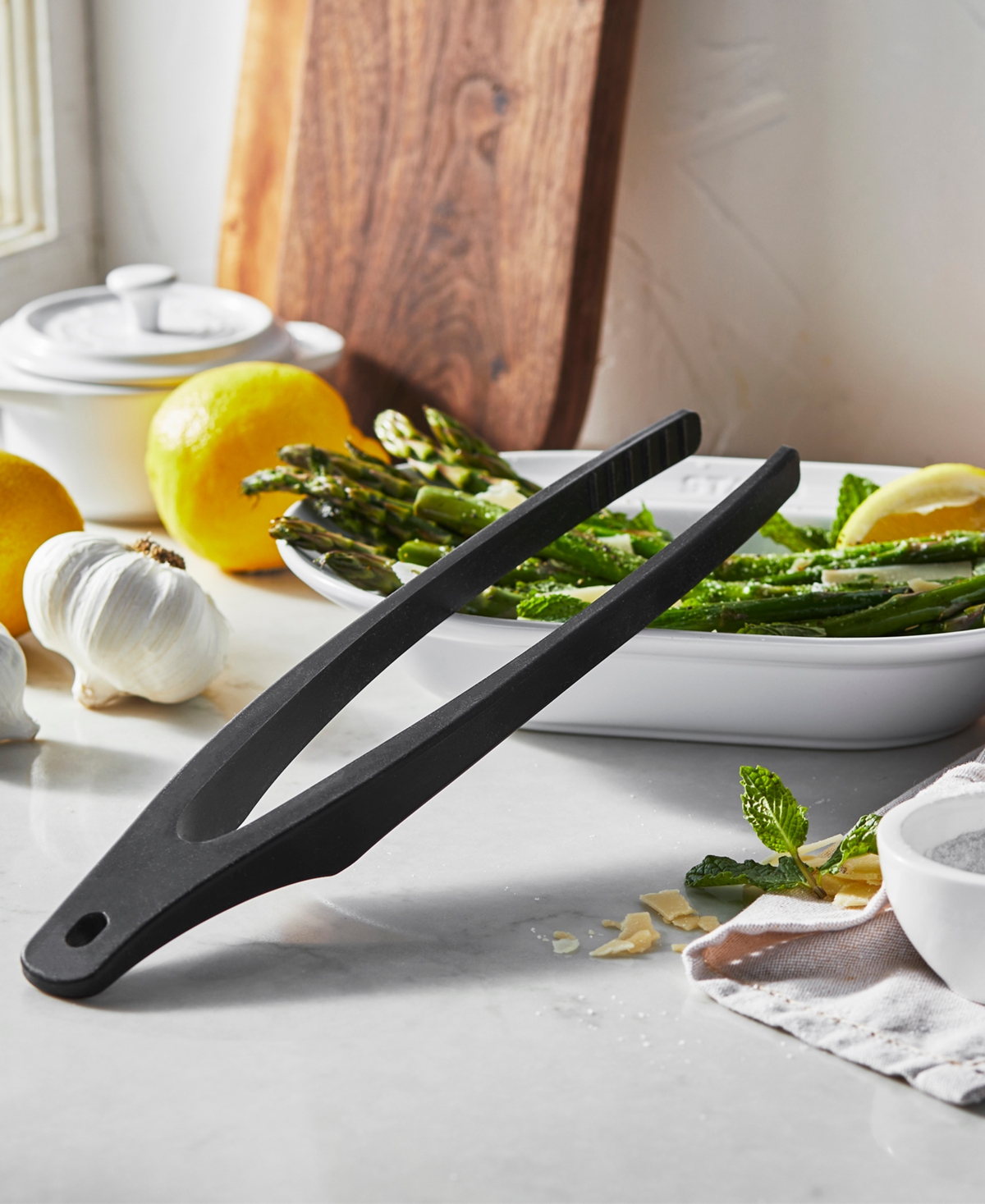 Staub Tools 12.5" Tongs In Black,brown