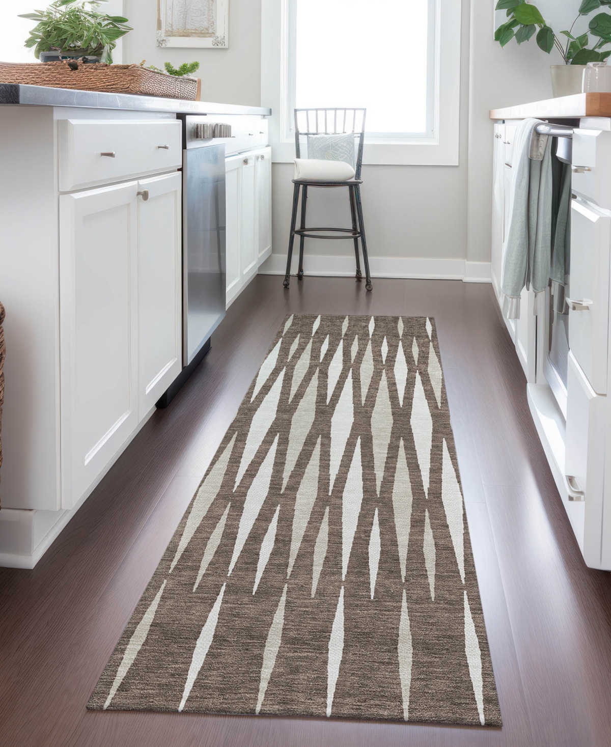 Addison Chantille Acn881 2'3"x7'6" Runner Area Rug In Brown