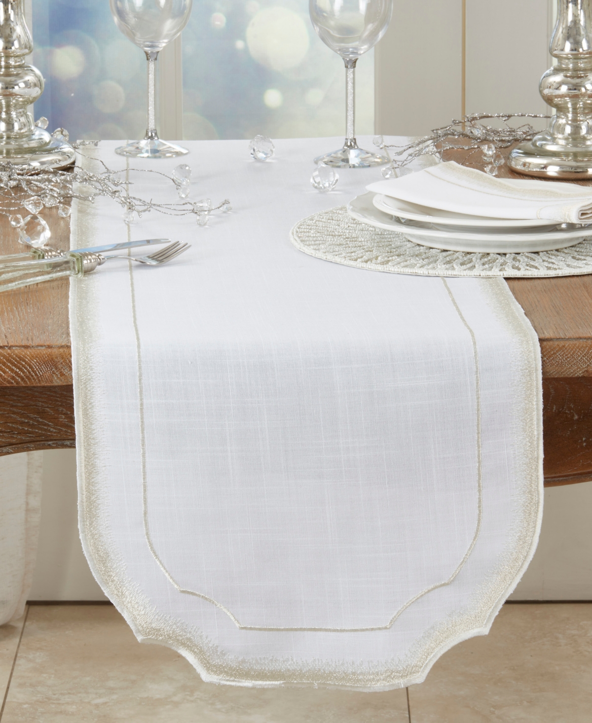 Saro Lifestyle Elegant Embroidery Detail Table Runner, 16" X 70" In Champagne