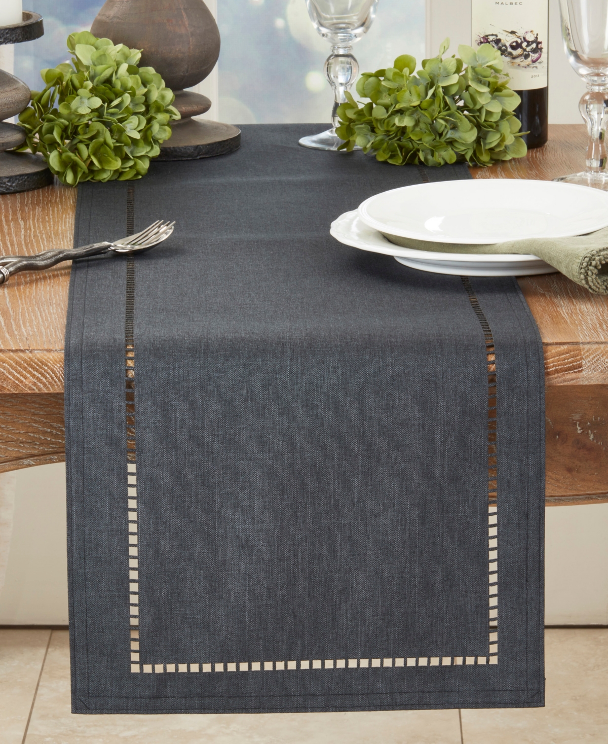 Saro Lifestyle Laser-cut Hemstitch Table Runner, 14" X 20" In Black