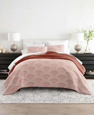 Scallop Reversible 3-Pc. Lightweight Quilt Set, Full/Queen