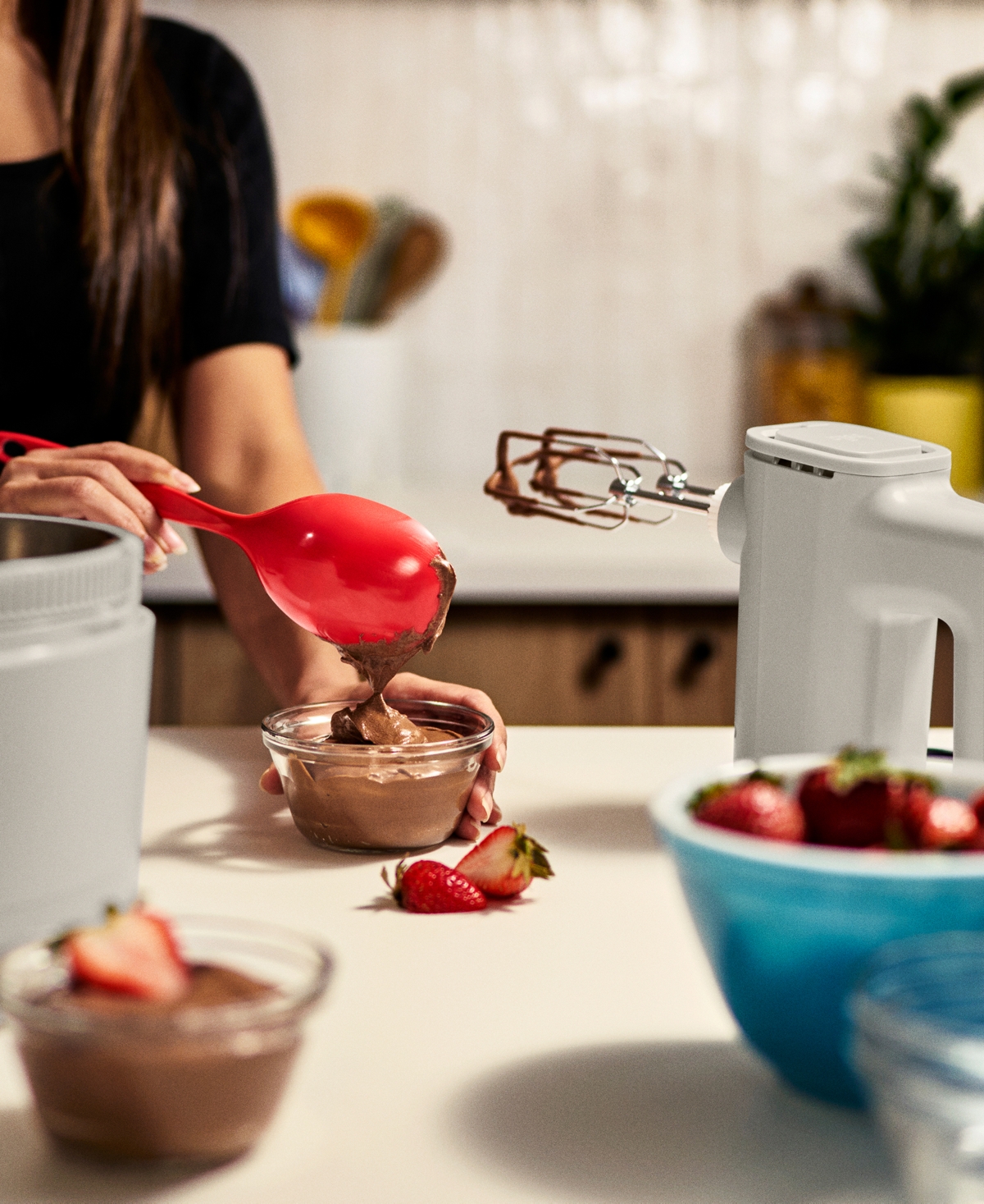 Shop Bella 3.5-quart Hand And Stand Mixer In Oatmilk