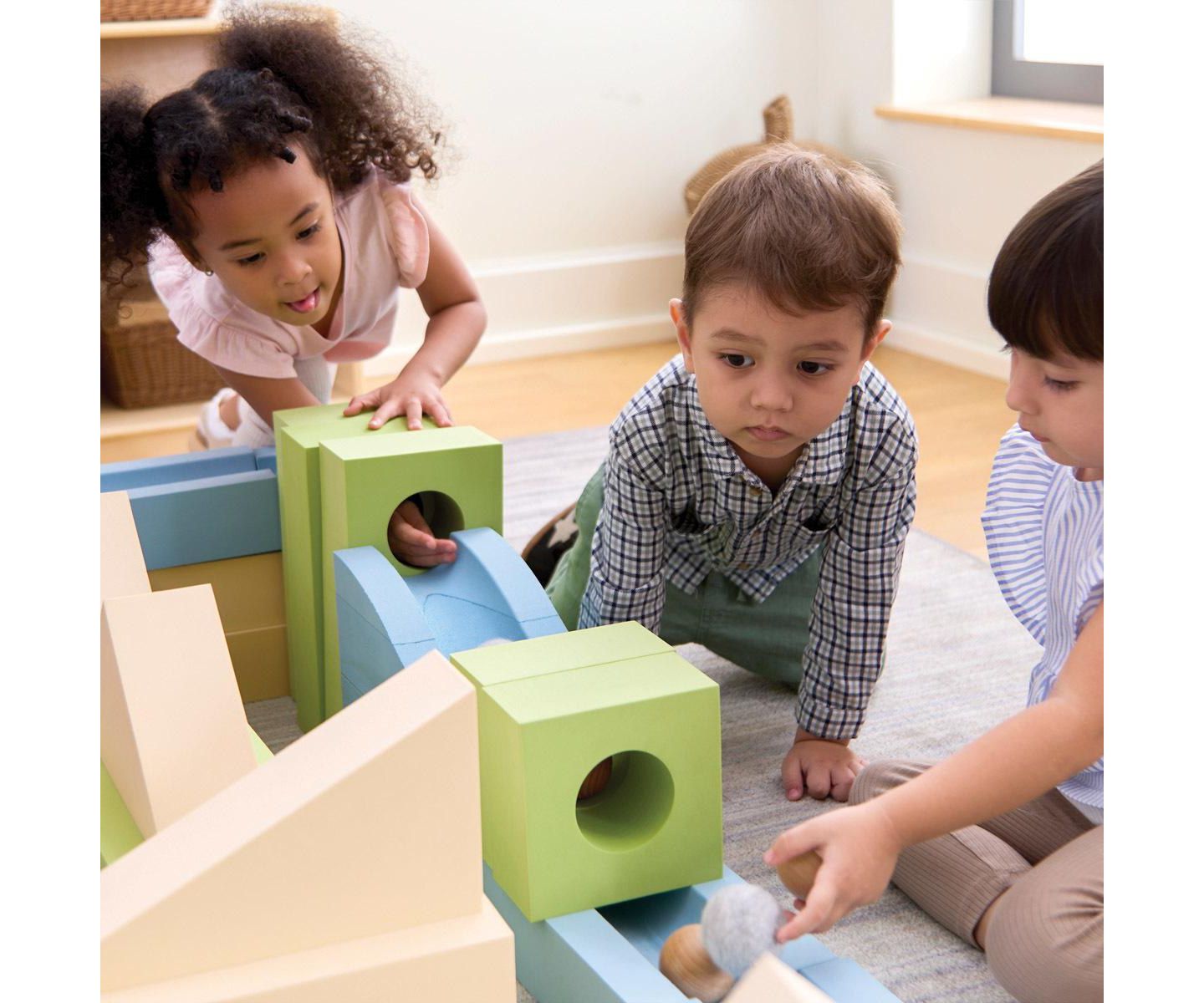 Детский конструктор Kaplan Early Learning Ramp and Roll 48-Piece Building Set, Ages 2+, цвет: Assorted Pre-Pack — фото 3