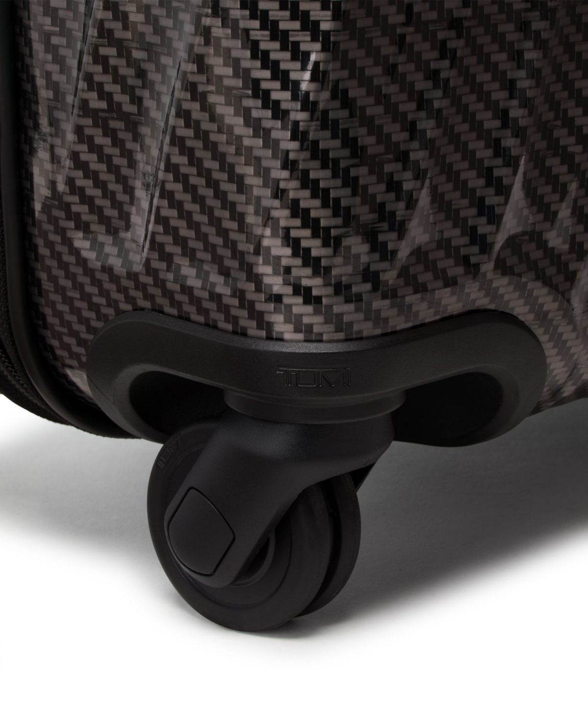 Tumi 19 Degree Lite Continental 4 Wheeled Carry-on Luggage In Black Graphite