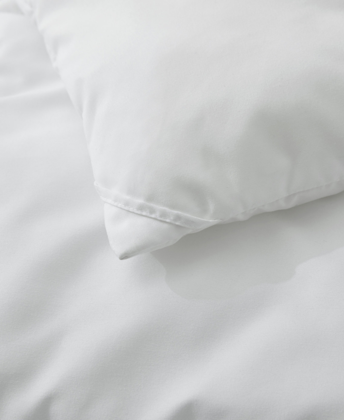 Unikome Ultimate Comfort Lightweight Down Alternative Comforter, Twin