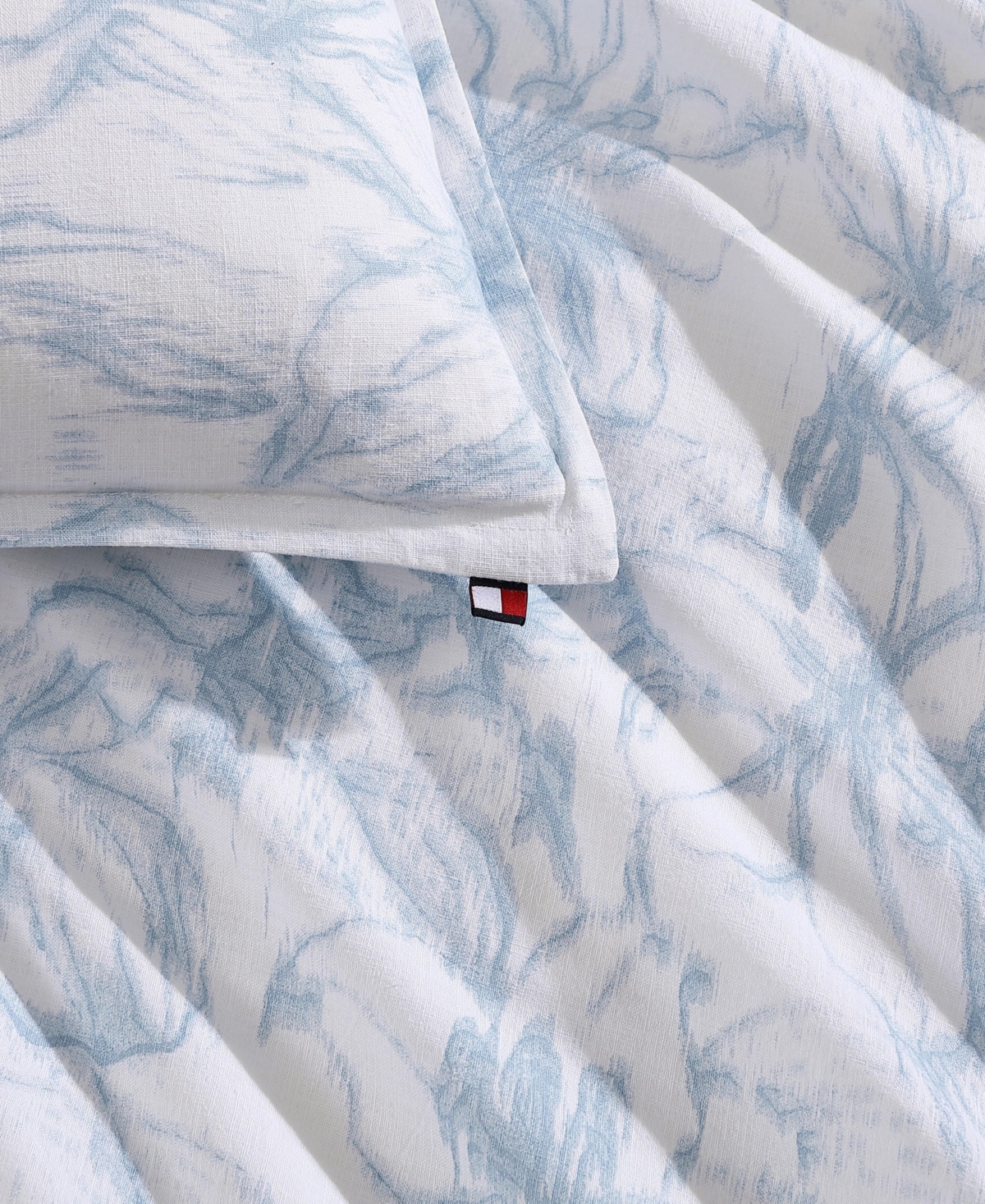 Tommy Hilfiger Ethereal Floral Cotton Comforter Bedding Set In White,soft Sky Blue