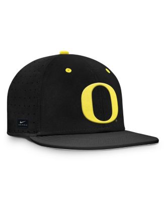 Men's Black Oregon Ducks On-Field Dugout True Performance Fitted Hat