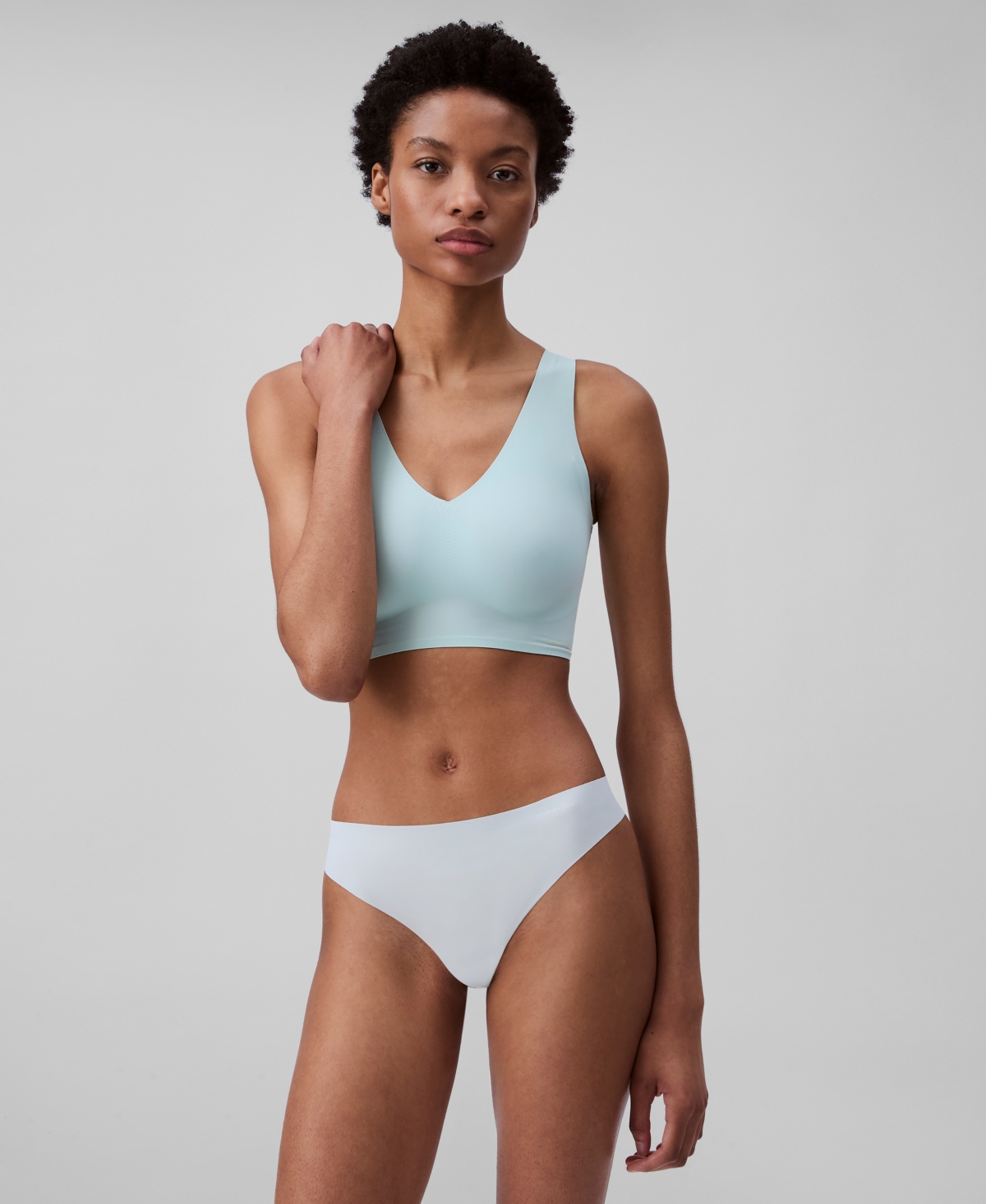 Calvin Klein Women's Invisibles 3-pack Thong Underwear Qd3558 In Shark,wind Chime,moonlight Jade
