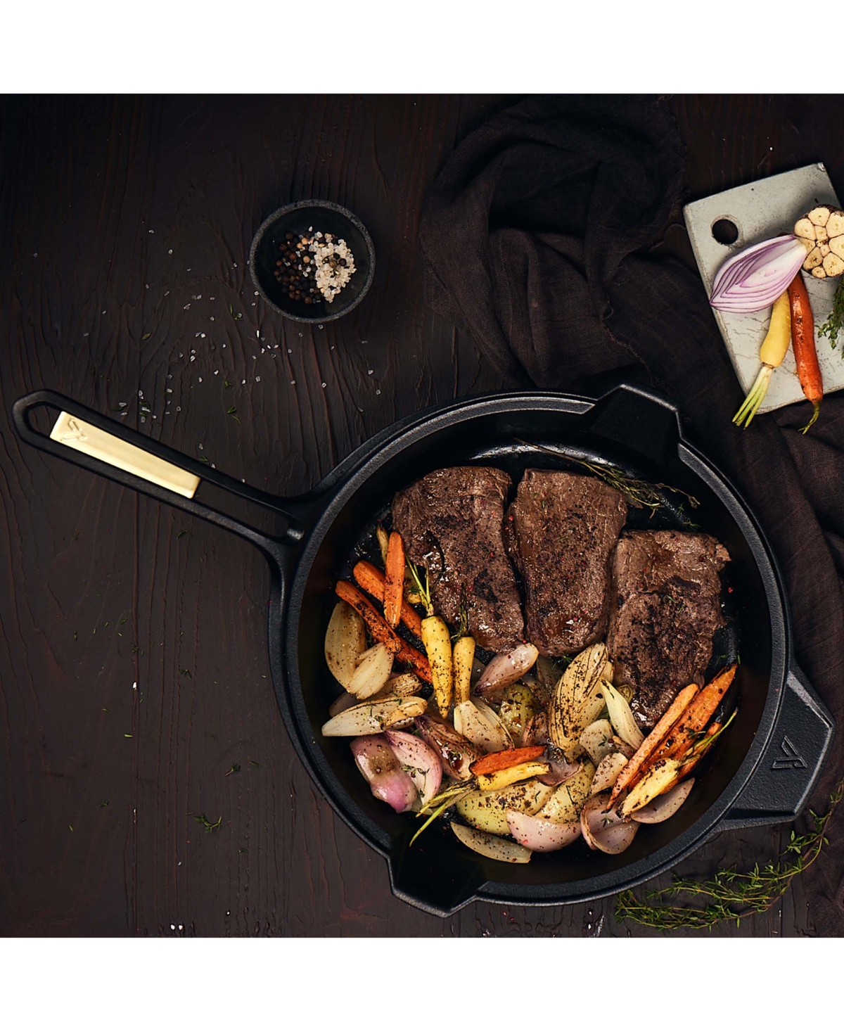 Victoria Signature Series 12" Cast Iron Skillet In Black And Gold