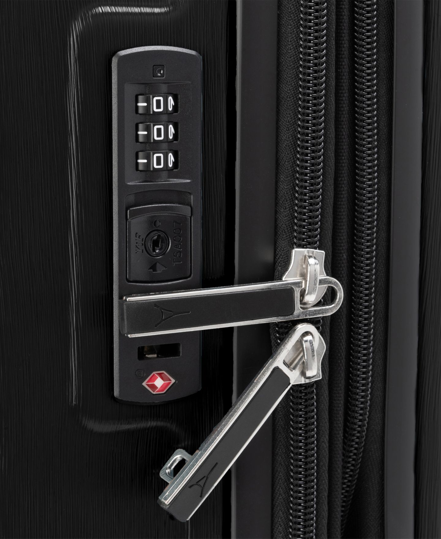 Чемоданы Travelpro Walkabout 7 Hardside Luggage Collection, цвет: Чёрный — фото 8