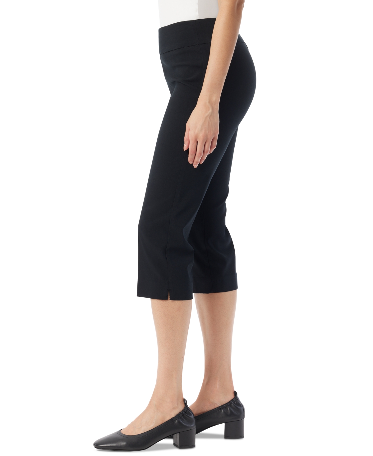 Gloria Vanderbilt Women's Pull-on Slim Capri Trousers In Black