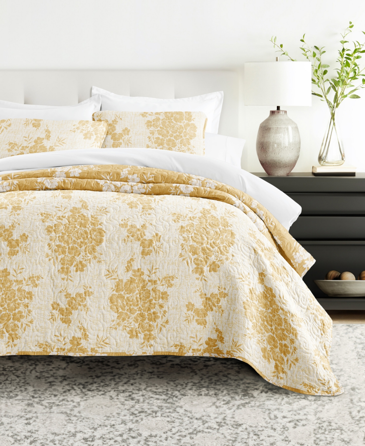 Ienjoy Home Distressed Bouquet Reversible 3-pc. Quilt Set, King/california King