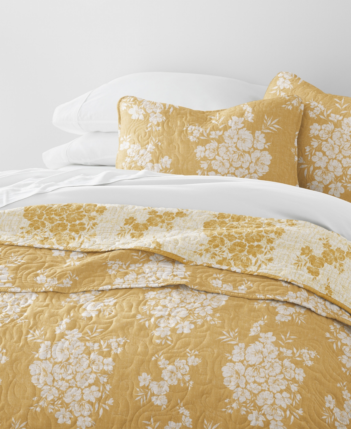 Ienjoy Home Distressed Bouquet Reversible 3-pc. Quilt Set, King/california King