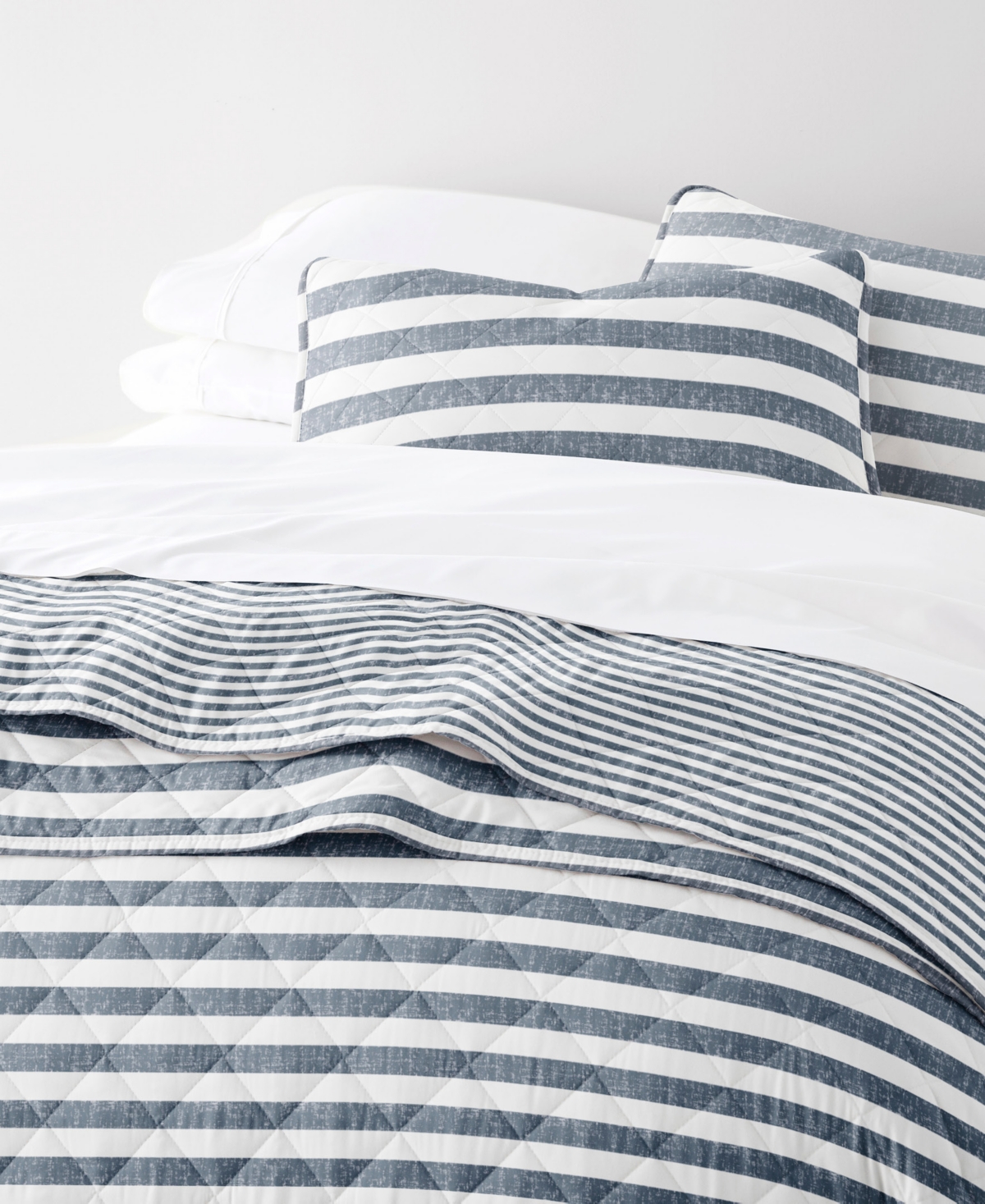 Ienjoy Home Classic Stripe Reversible 3-pc. Quilt Set, King/california King