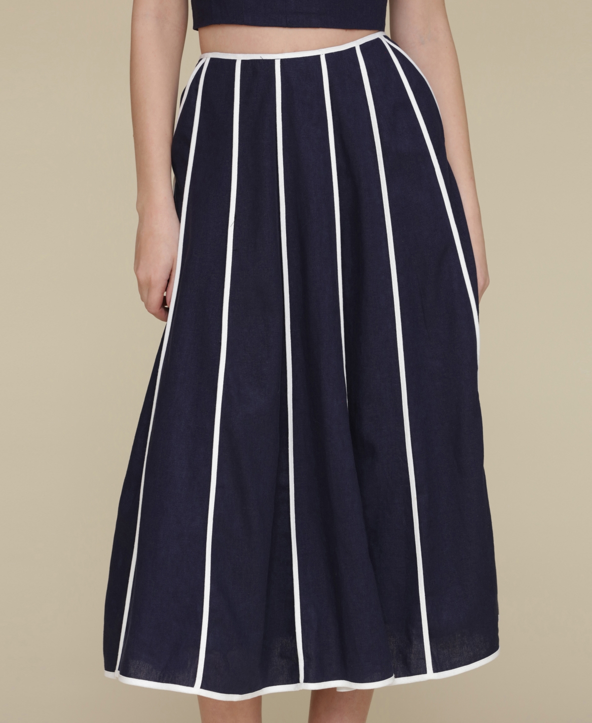 Shop Avec Les Filles Women's Contrast-trim Linen-blend Midi Skirt In Navy,white
