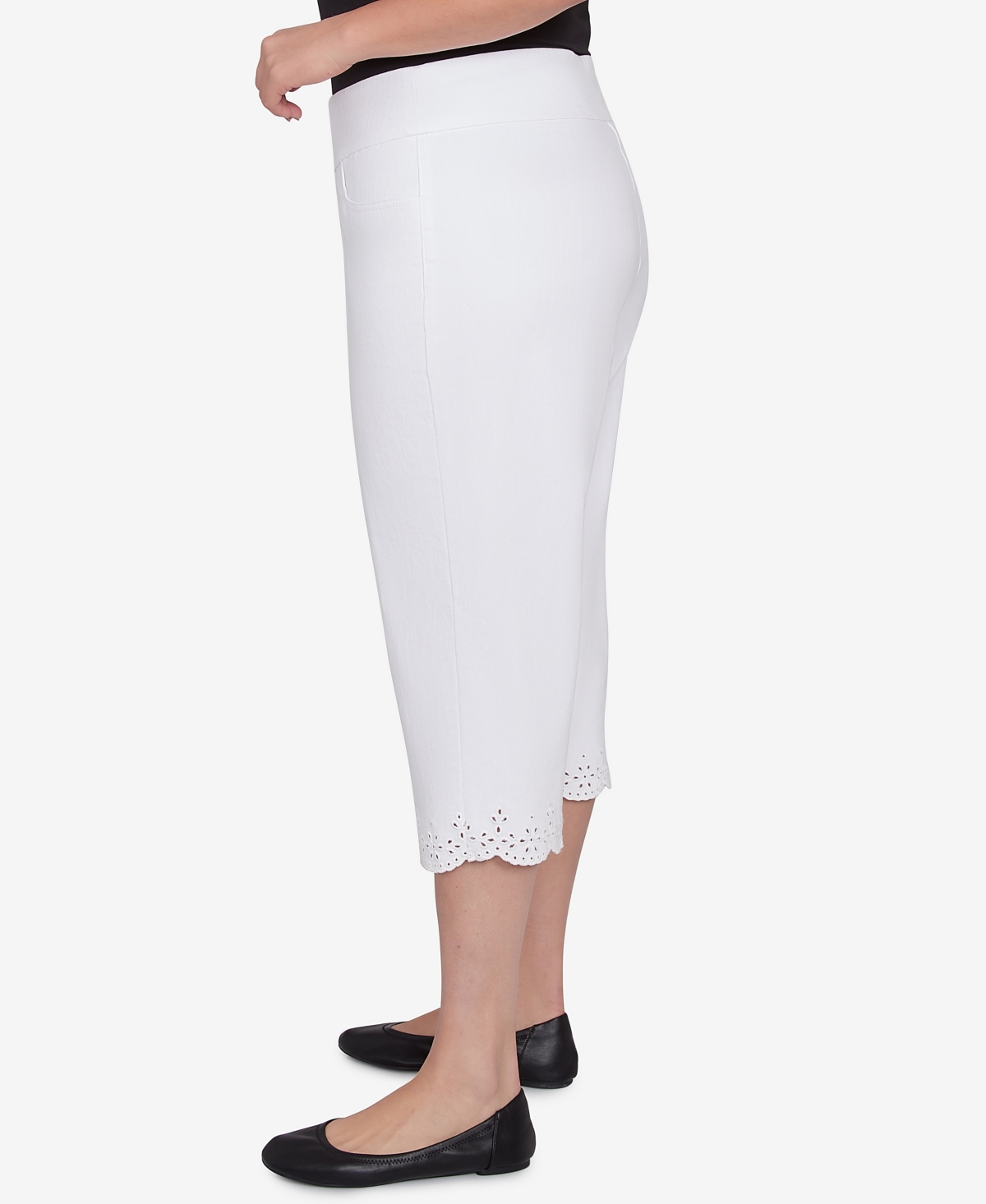 Alfred Dunner Plus Size Crystal Springs Eyelet Cuff Capri Pants In White
