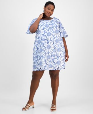 Sandra Darren - Plus Size Embroidered Floral Shift Dress