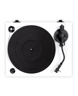 RT82 – Walnut high-fidelity turntable with Ortofon OM10 cartridge, speed control motor & vibration-isolation feet.