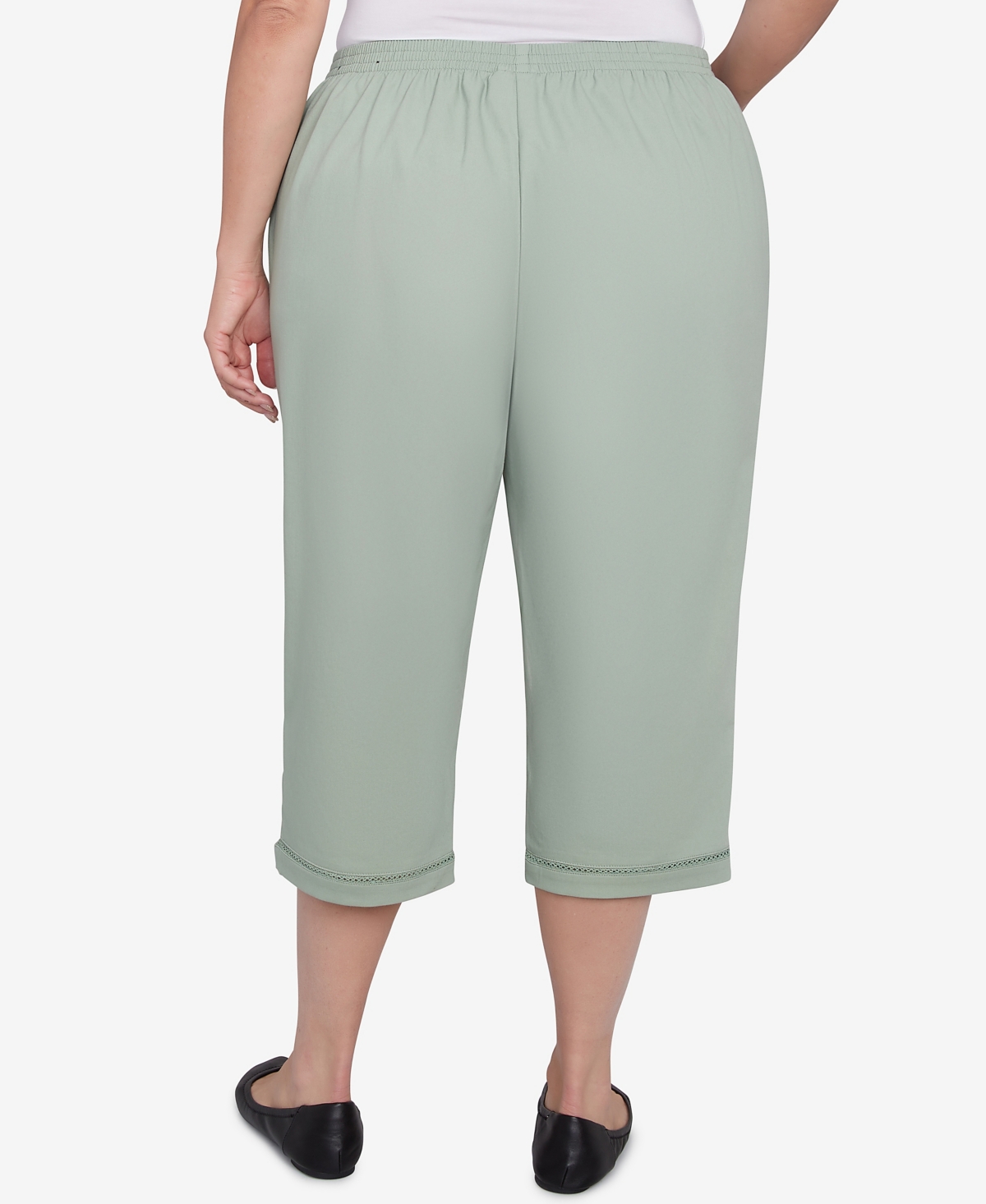 Alfred Dunner Plus Size Santa Fe Relaxed Crochet Hem Capri Pants In Aloe