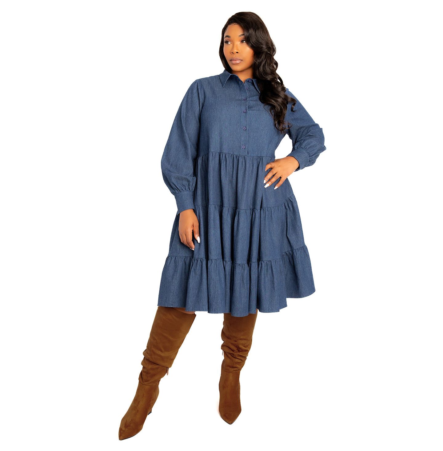 Женское платье Buxom Couture Plus Size Denim Long Sleeve Tiered Shirt Dress, цвет: Джинсовый синий — фото 1