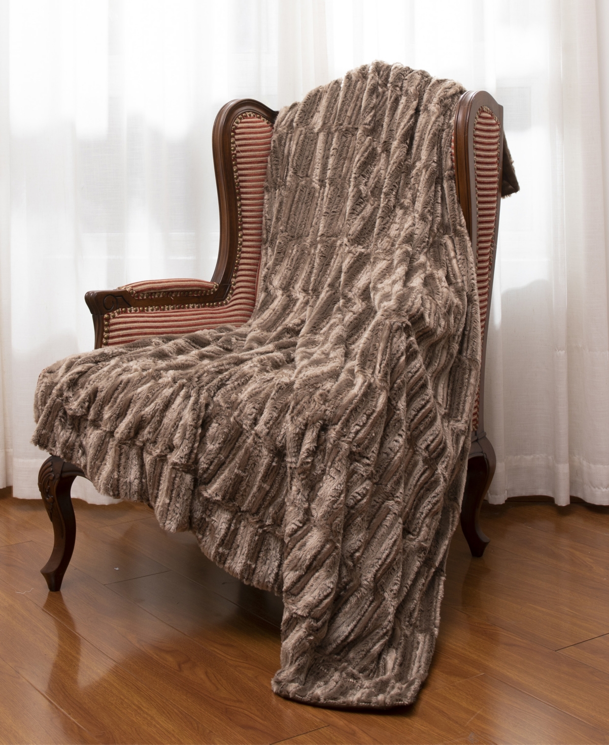 Cheer Collection Luxuriously Soft Faux Fur Design Blanket, 60" X 70"