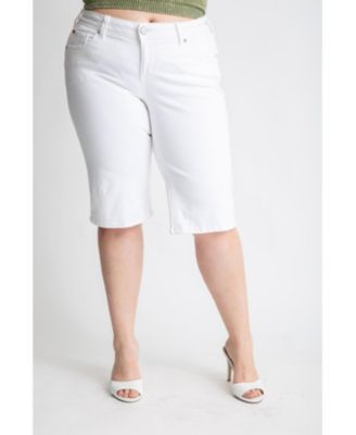 Plus Size Color Mid Rise Bermuda shorts with side vents in 15" inseam - Optical white