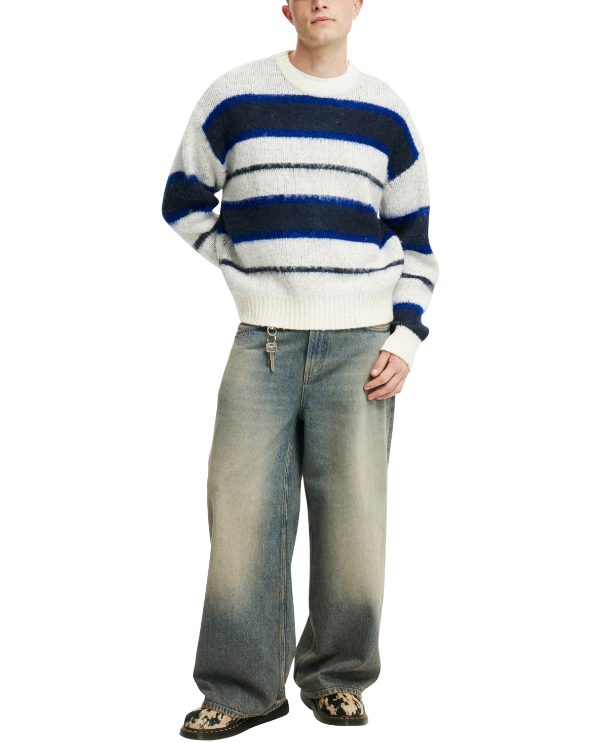 COTTON ON MEN'S BOX FIT FUZZY CREW KNIT SWEATER 