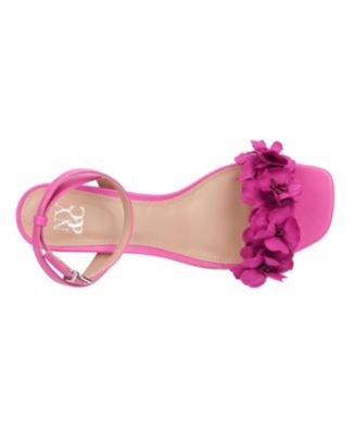 Women's Gwendolyn Kitten Heel