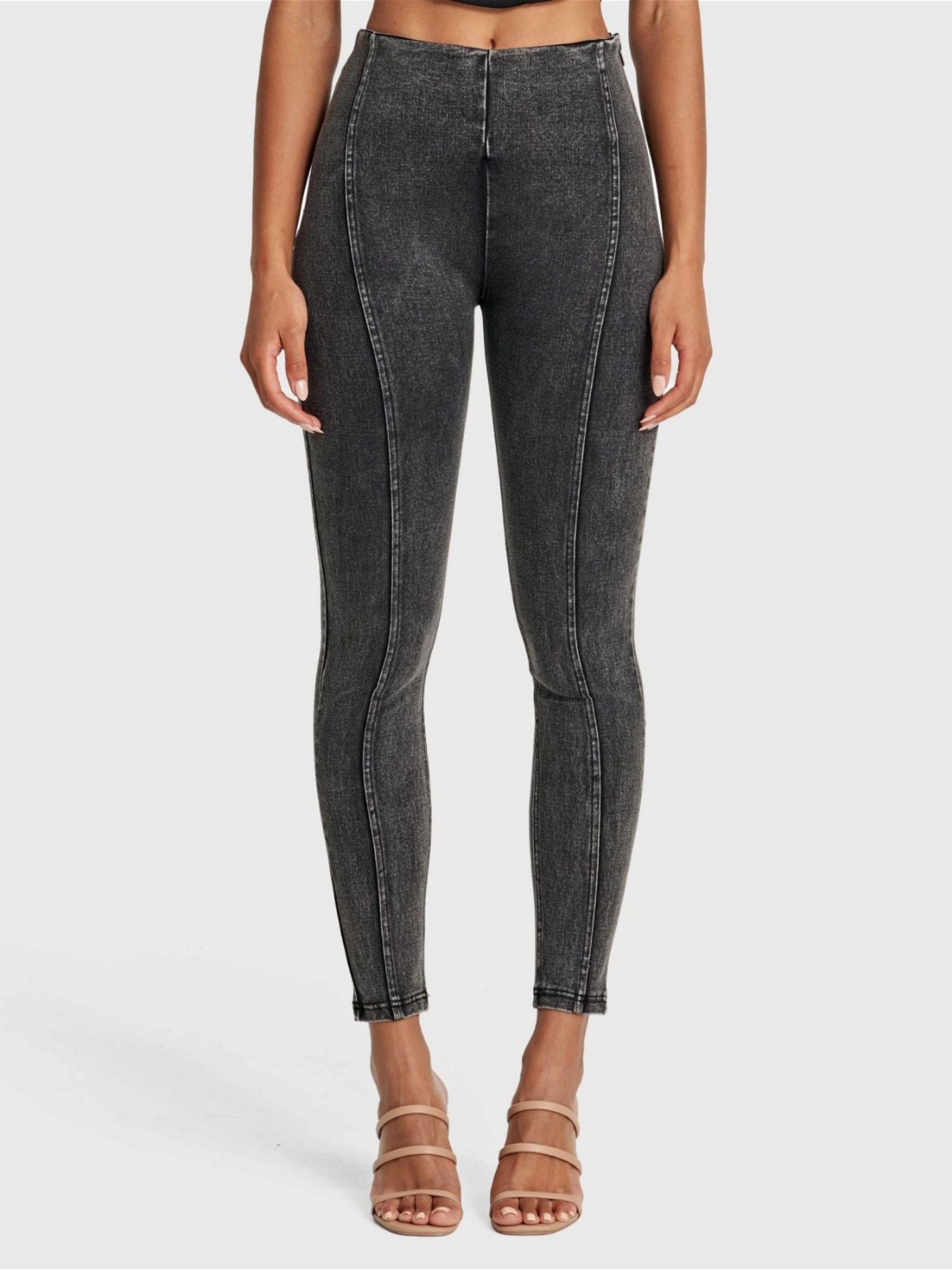 Women's Wr.up Snug High Waisted Jeans - Black