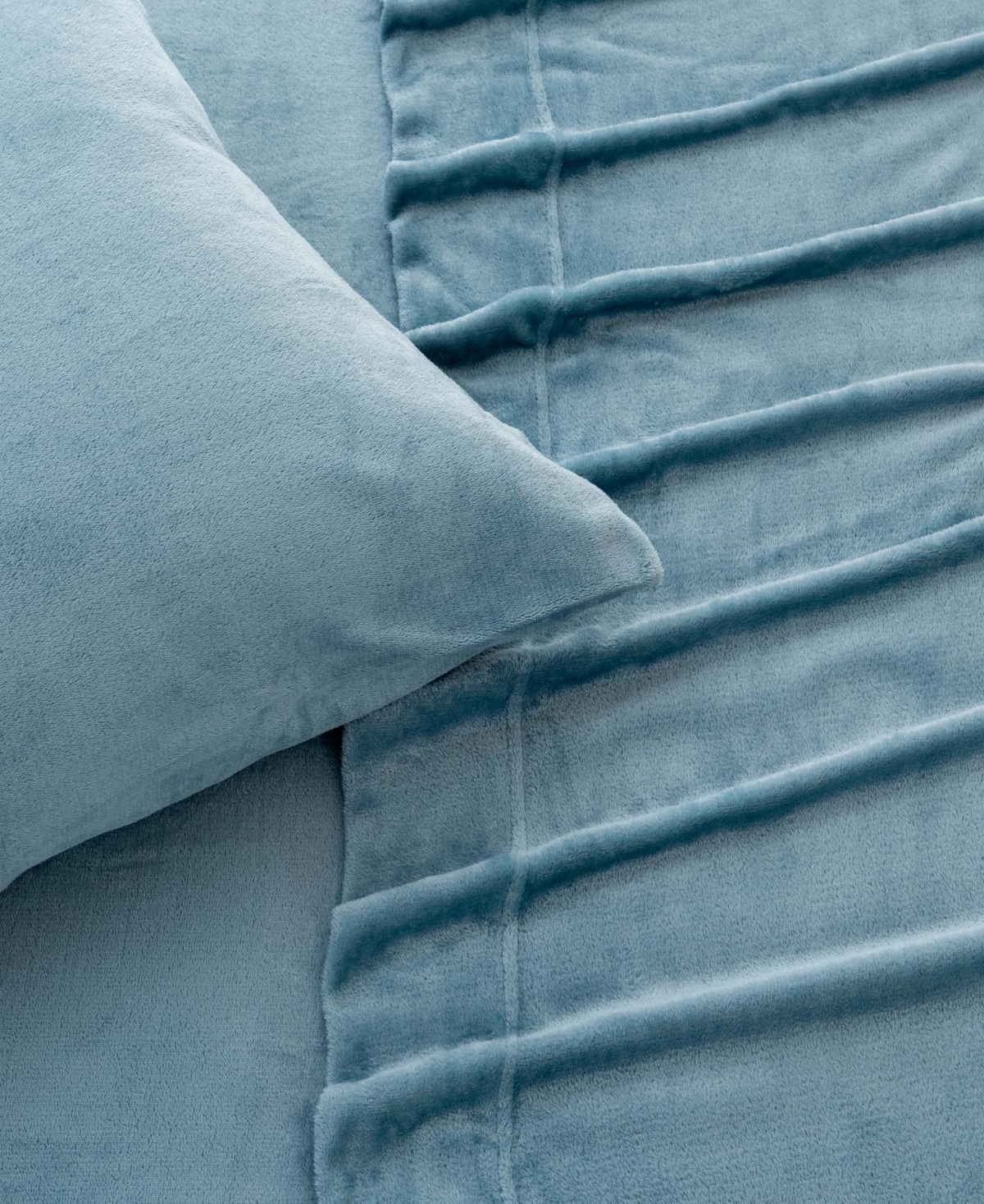 Linery & Co. Ultra-Soft Velvet Plush Solid Sheet Set