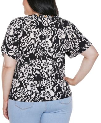 Plus Size Grommet Detail Floral Short Sleeve Knit Top