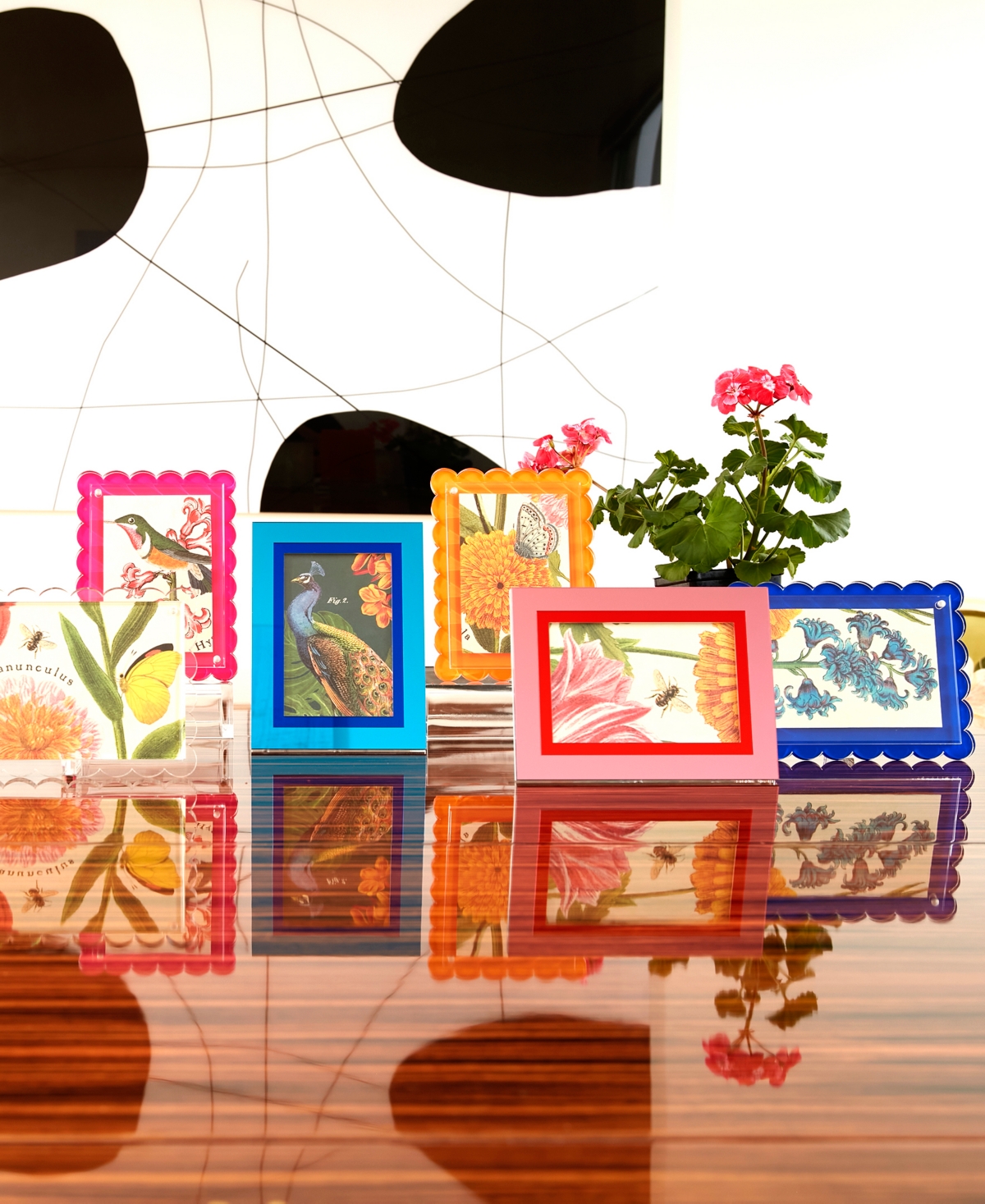 TARA WILSON DESIGNS SCALLOP FRAME, 4" X 6", 5" X 7" 