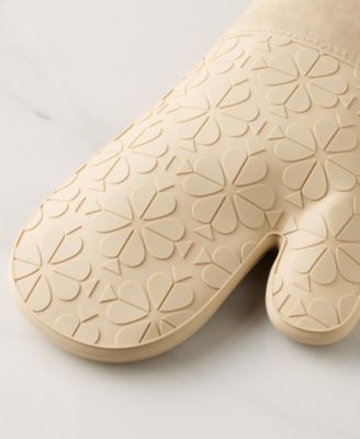 Spade Flower Soft Silicone Oven Mitt Set, 7" x 13"