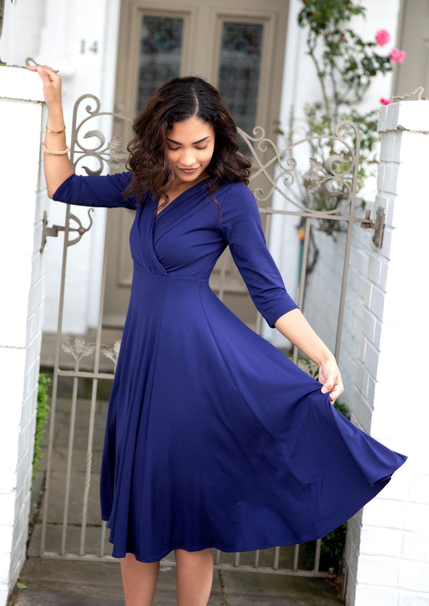 Женское платье Alie Street London Annie V-Neck 3/4 Sleeve Midi, цвет: Синий — фото 4