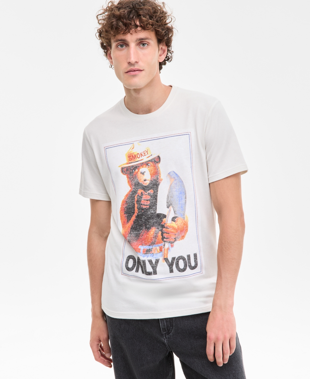 Men's Short Sleeve Smokey The Bear Graphic T-Shirt, Exclusively at Macy's - White Onyx