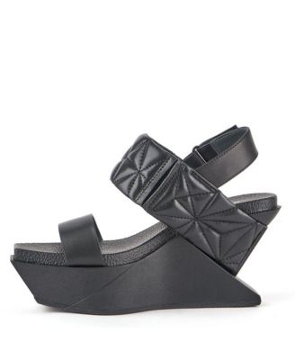 Womens Delta Wedge Puffy