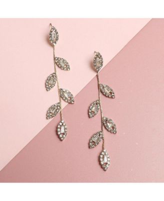 Gold-Plated Contemporary Drop Earring With Pearls