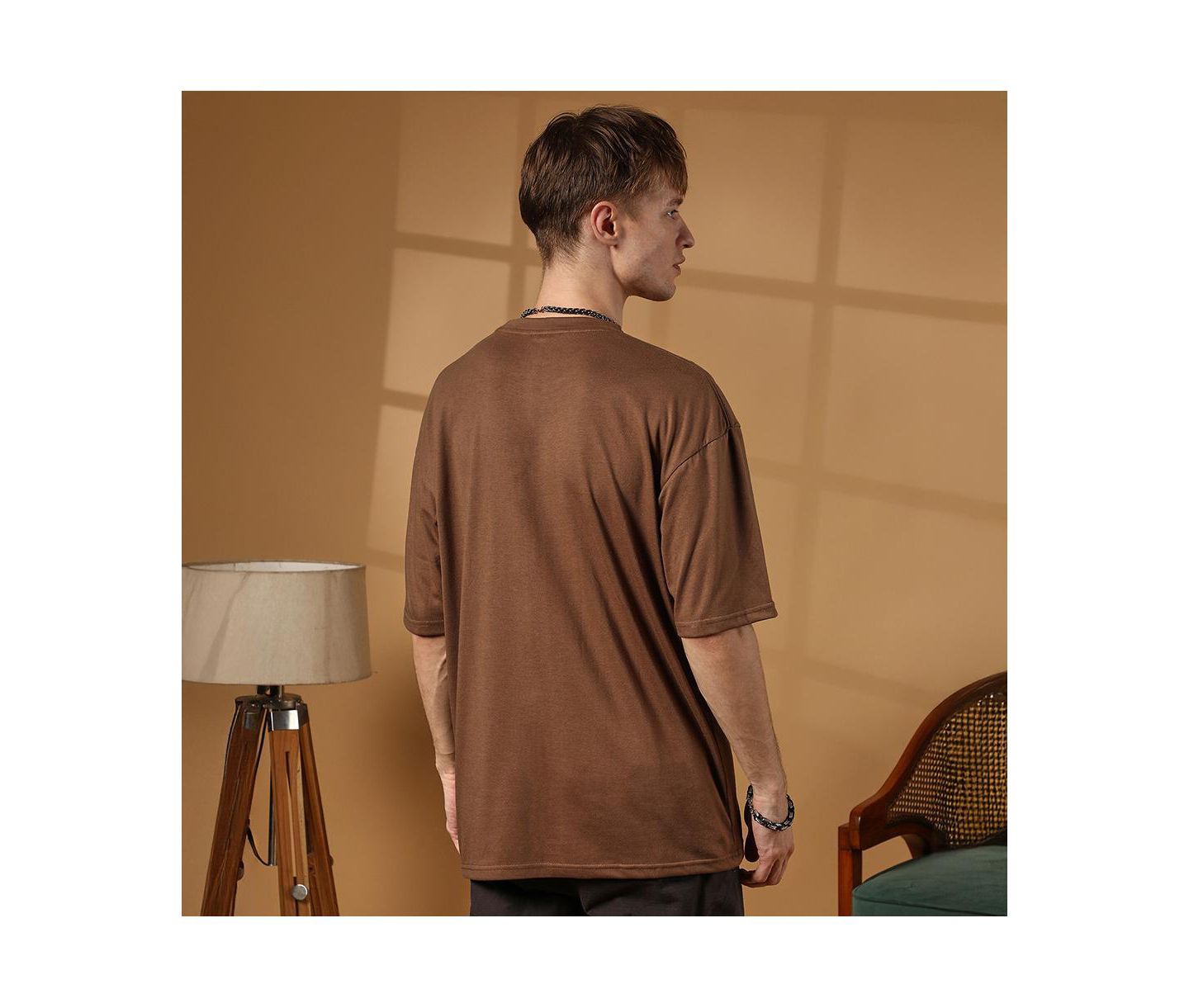 Мужская футболка Cahoot Campus Sutra Chocolate Brown Solid Oversized, цвет: Коричневый — фото 5