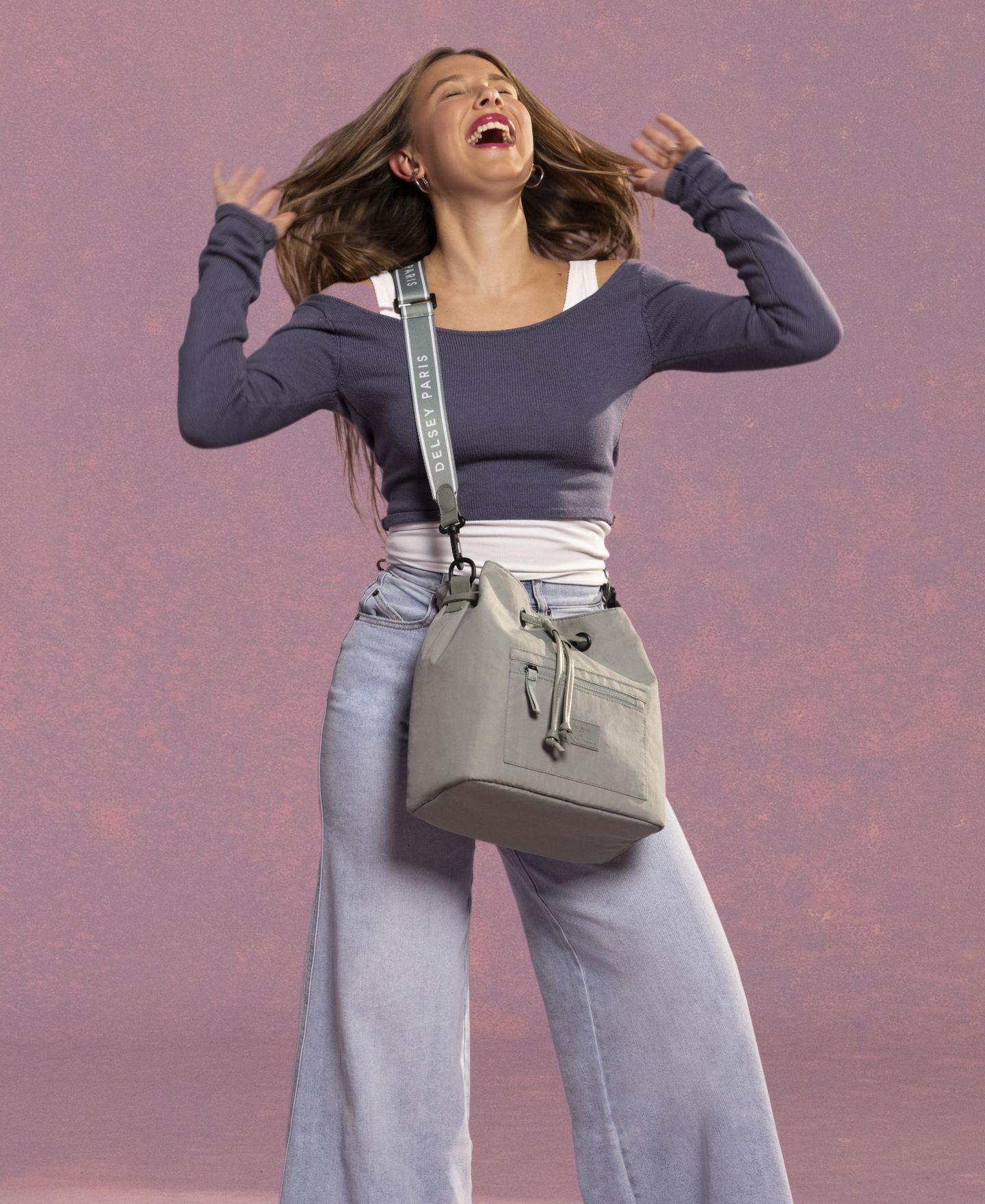 Женская сумка florence by mills x Delsey Paris Yours Truly Bucket, цвет: Чёрный — фото 3