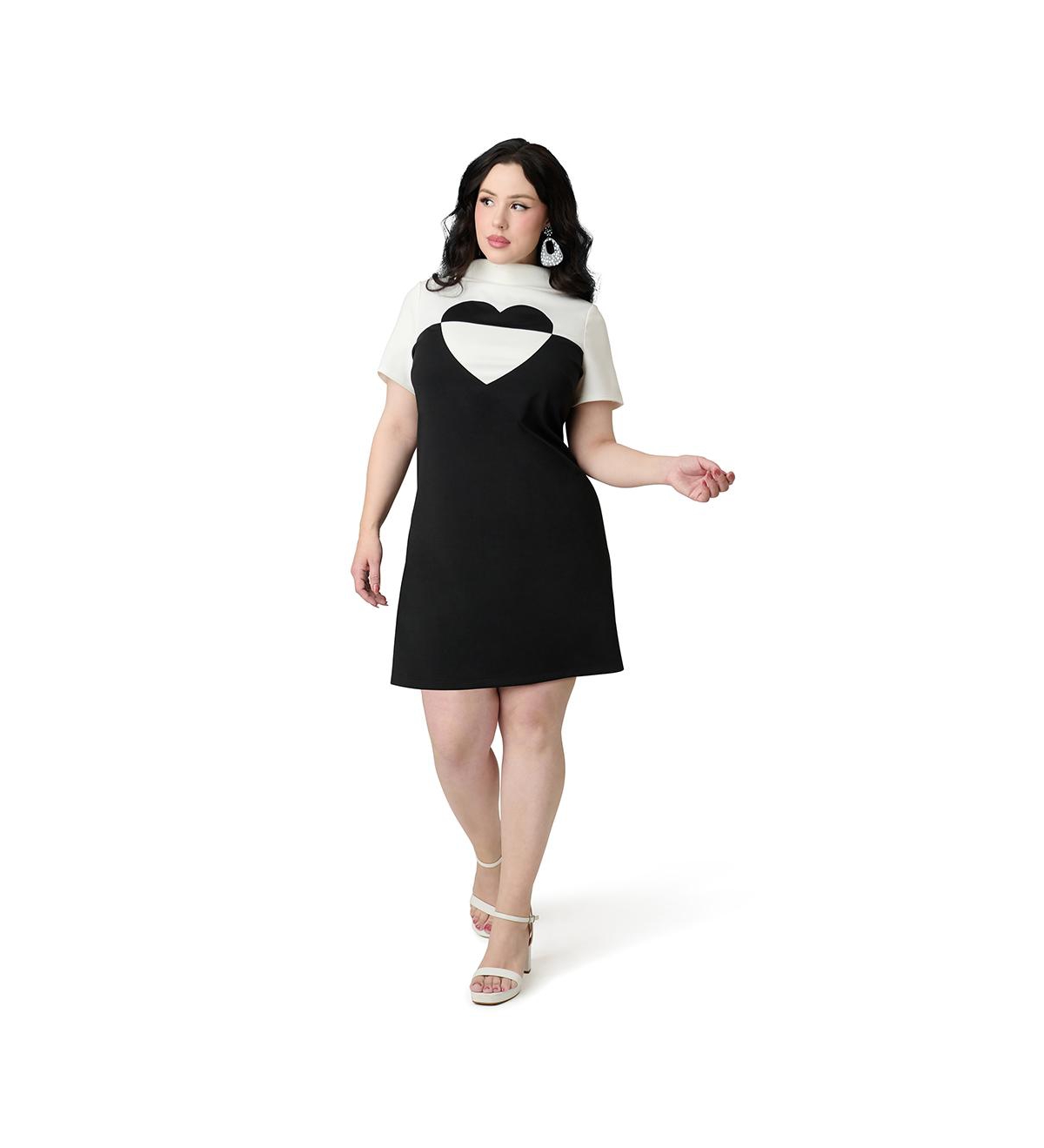 Plus Size Mock Neck Heart Shift Dress - Black  white