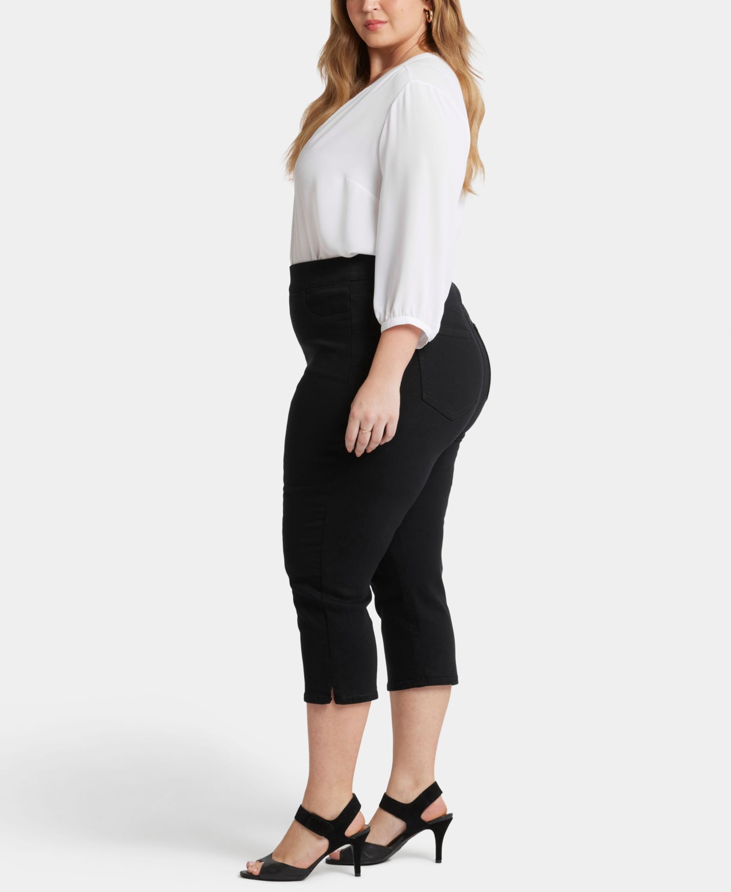 Plus Size Dakota Crop Pull-On Jeans