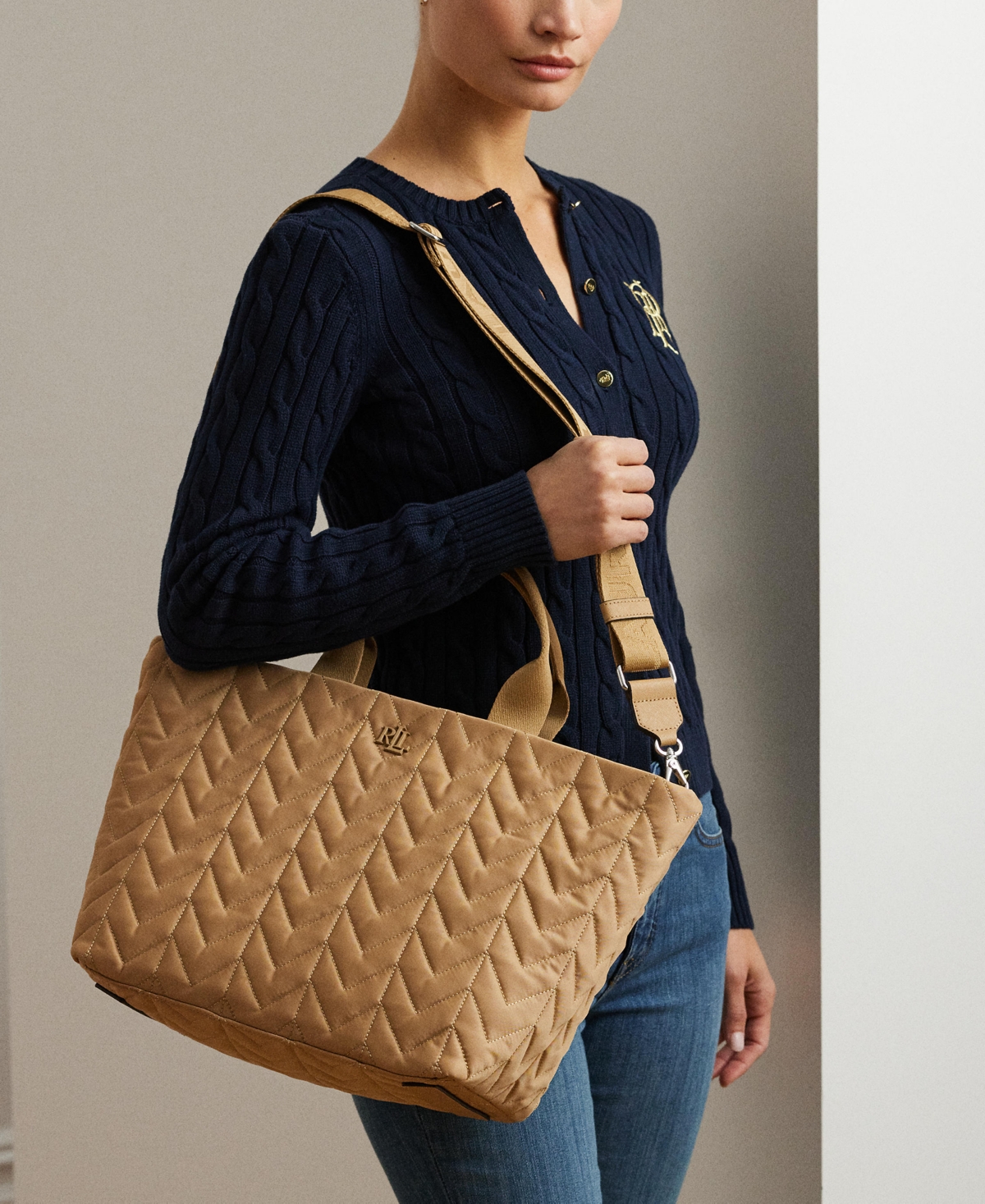 Quilted Extra Large Stevie Zip Tote Bag - Black/black