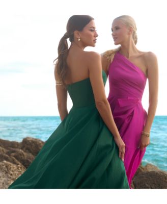 Petite Sleeveless Organza Ball Gown