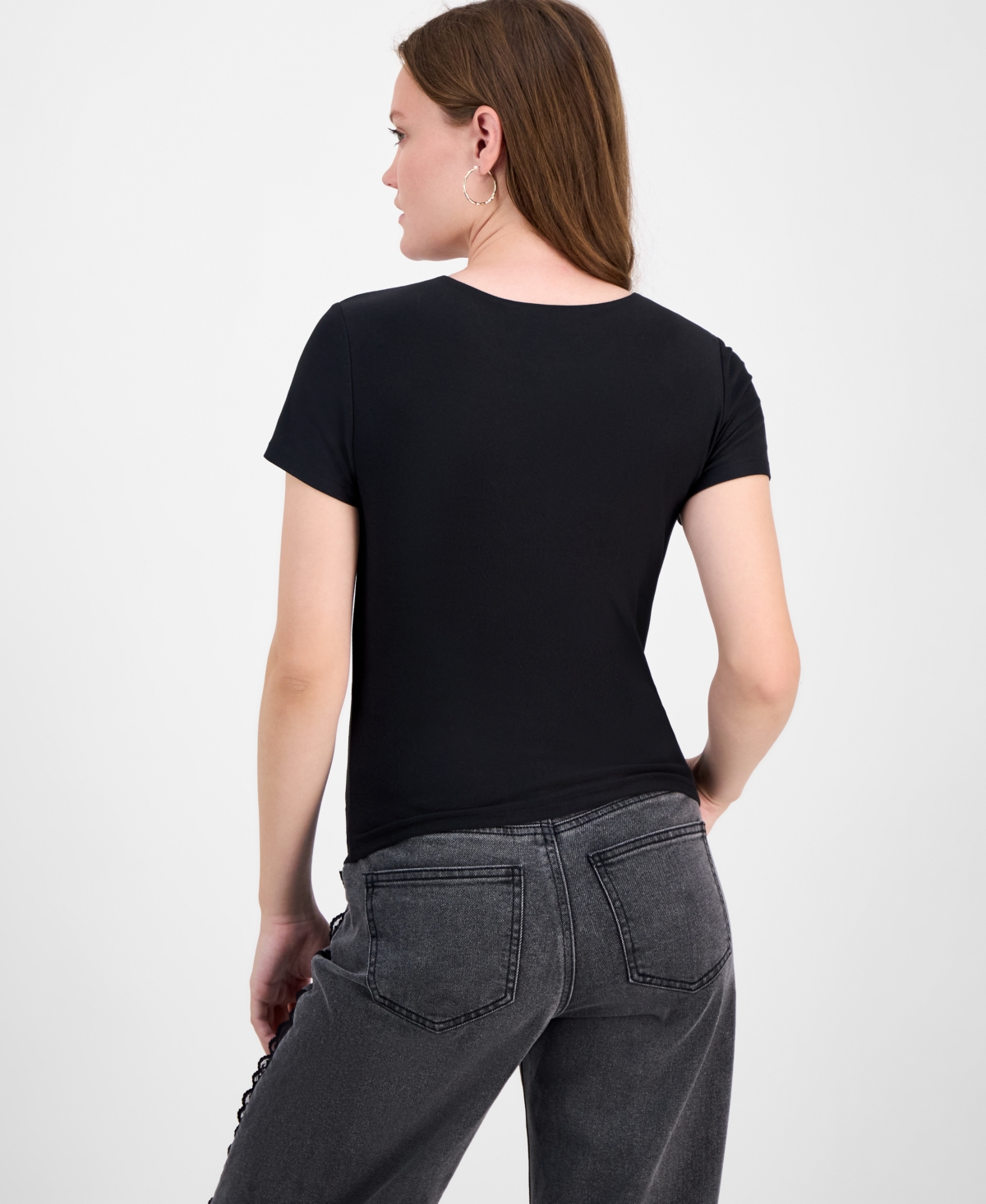 Hippie Rose Juniors' Short-sleeve Crewneck Tee In Black