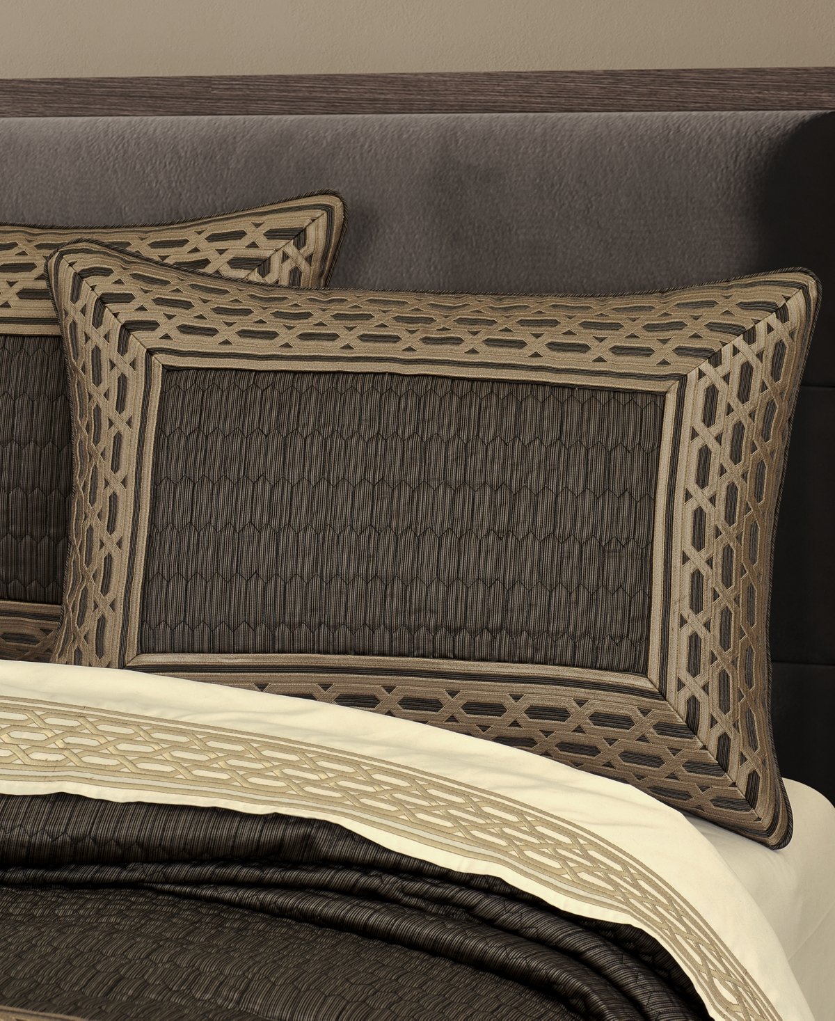 J Queen New York Metropolitan 4-pc. Comforter Set, California King In Brown