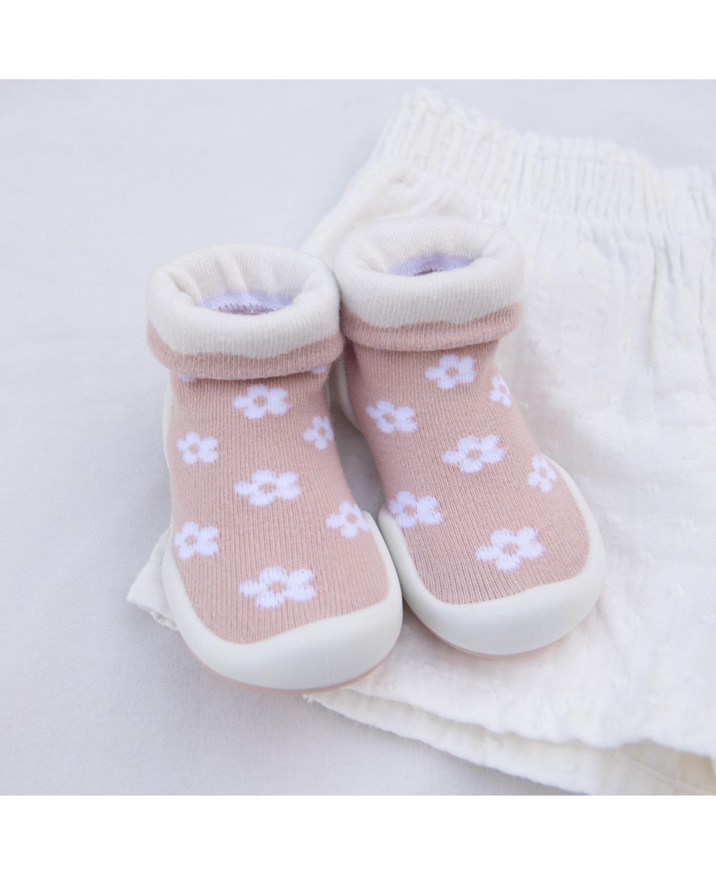 Обувь Komuello First Walk Sock Shoes Daisies - Mauve для девочек-малышей — фото 8